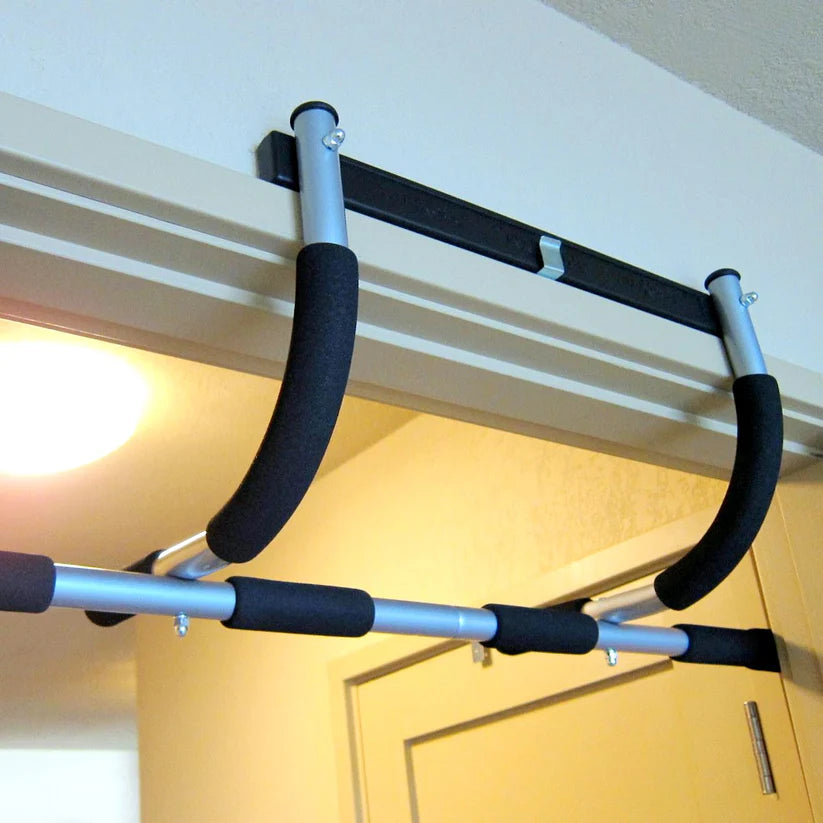 Pull-Up Bar for Doorway, No Screws Required, Portable Upper Body Trainer with Foam Grips, Fits 61–81cm Frames, Foldable Design